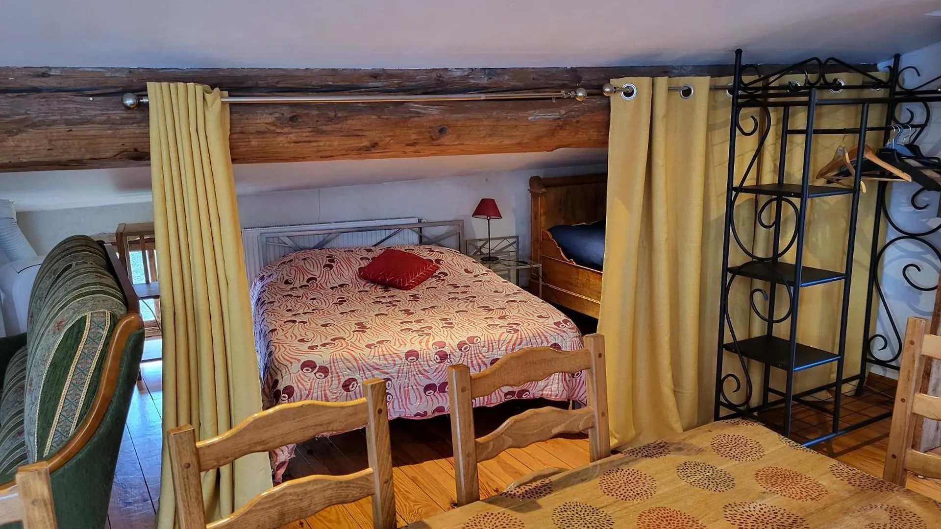 Gite le grenier des maraichers Albigny-sur-Saone 0*,  France